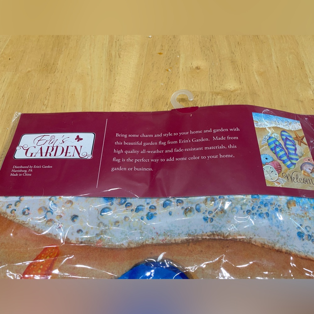 Decorative Garden Flag with Blue Flip Flops and Seashells 12.5 x 18” - Picture 3 of 4